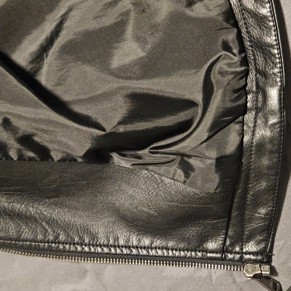 Levi's Women's Classic Faux Leather Asymmetrical Moto Jacket - Picture 10 of 16